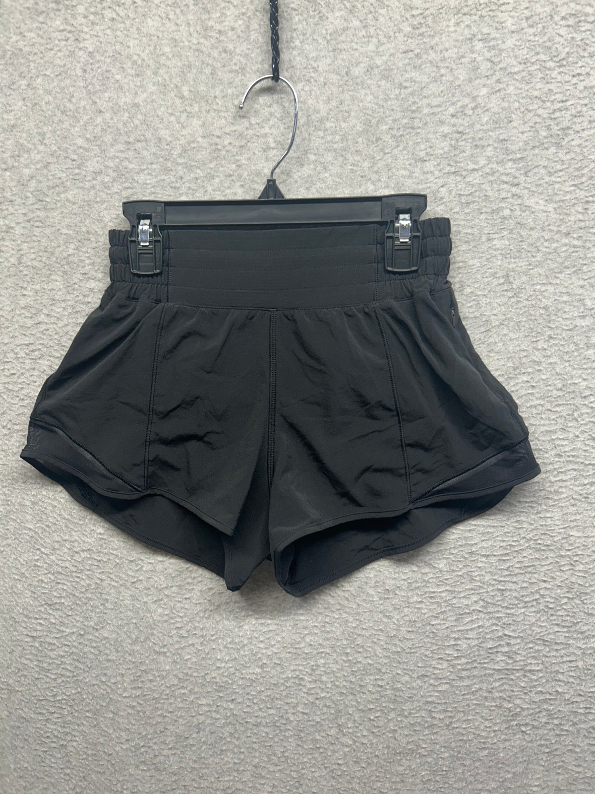 Lululemon Hotty Hot Short High-Rise 2.5" Size 2 Black (Second Release)