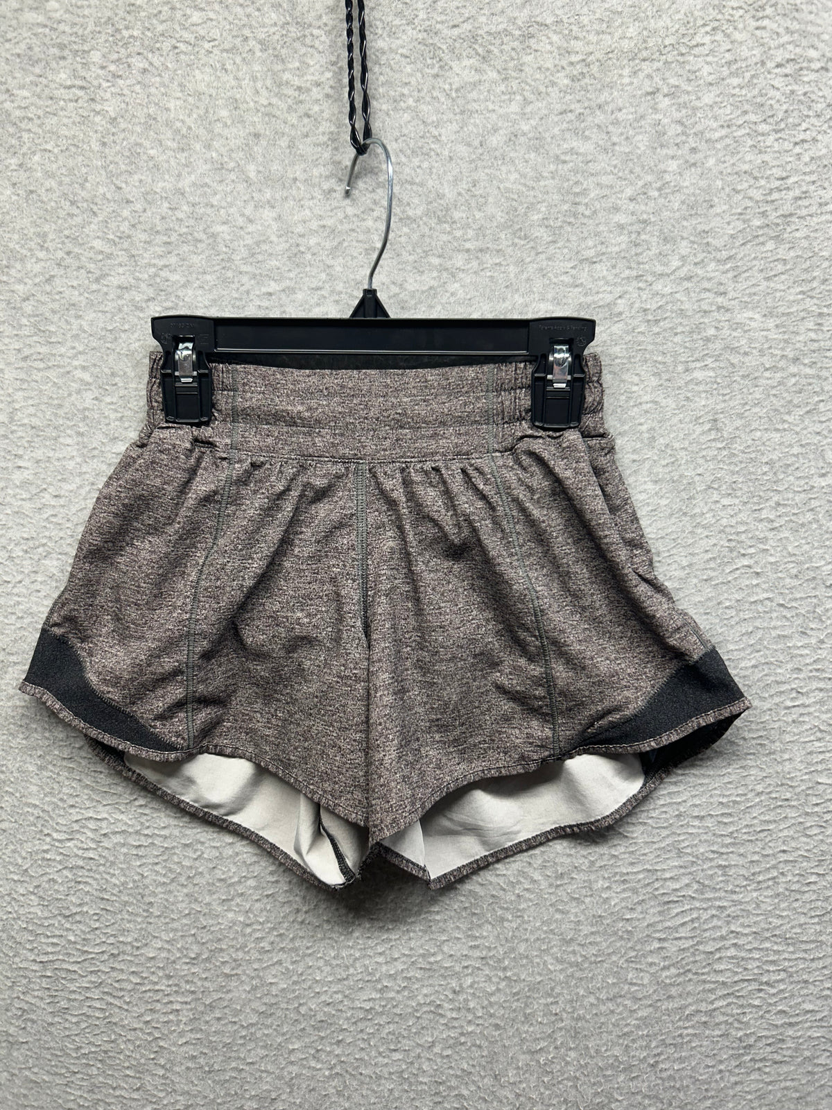 Lululemon Hotty Hot Short II Long 4" Size 2 Heather Lux Multi Black / Heathered Black