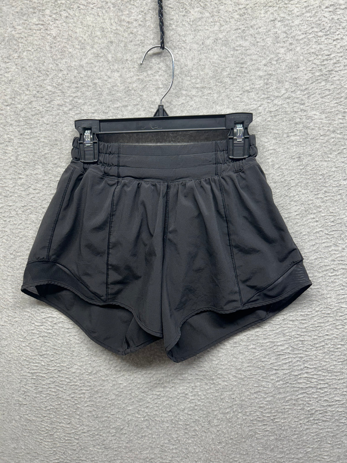Lululemon Hotty Hot Short II Long 4" Size 2 Black