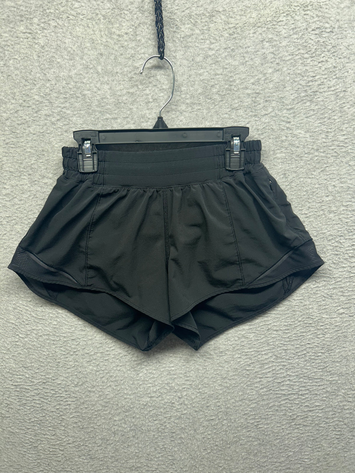 Lululemon Hotty Hot Short II 2.5" Size 4 Black
