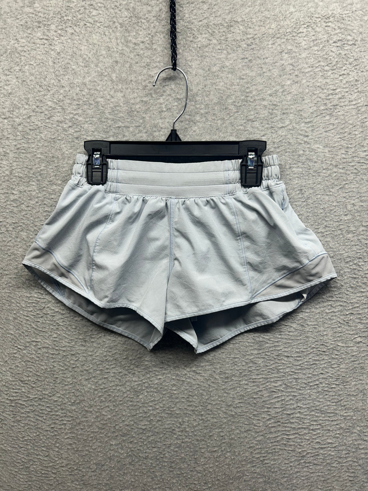 Lululemon Hotty Hot Short II 2.5" Size 4 Blue Linen