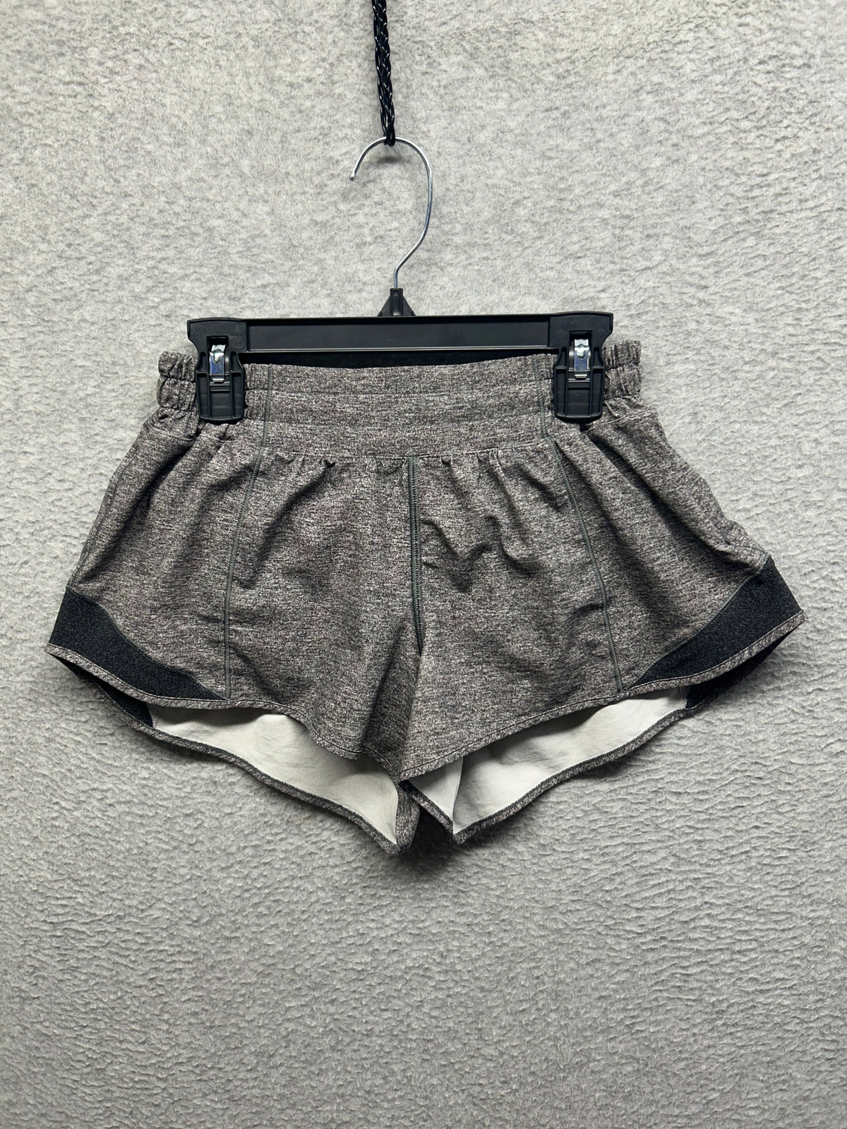 Lululemon Hotty Hot Short II 2.5" Size 4 Heather Lux Multi Black / Heathered Black