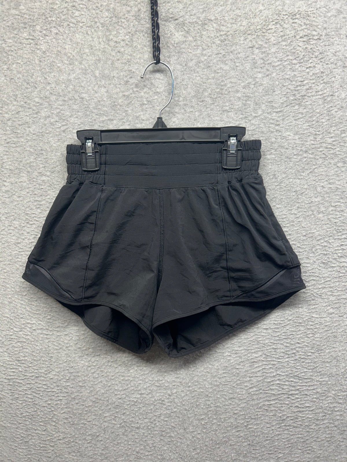 Lululemon Hotty Hot Short High-Rise 2.5" Size 2 Black (Second Release)