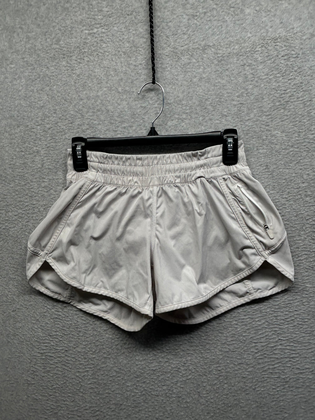 Lululemon Tracker Short V 4" Size 6 White