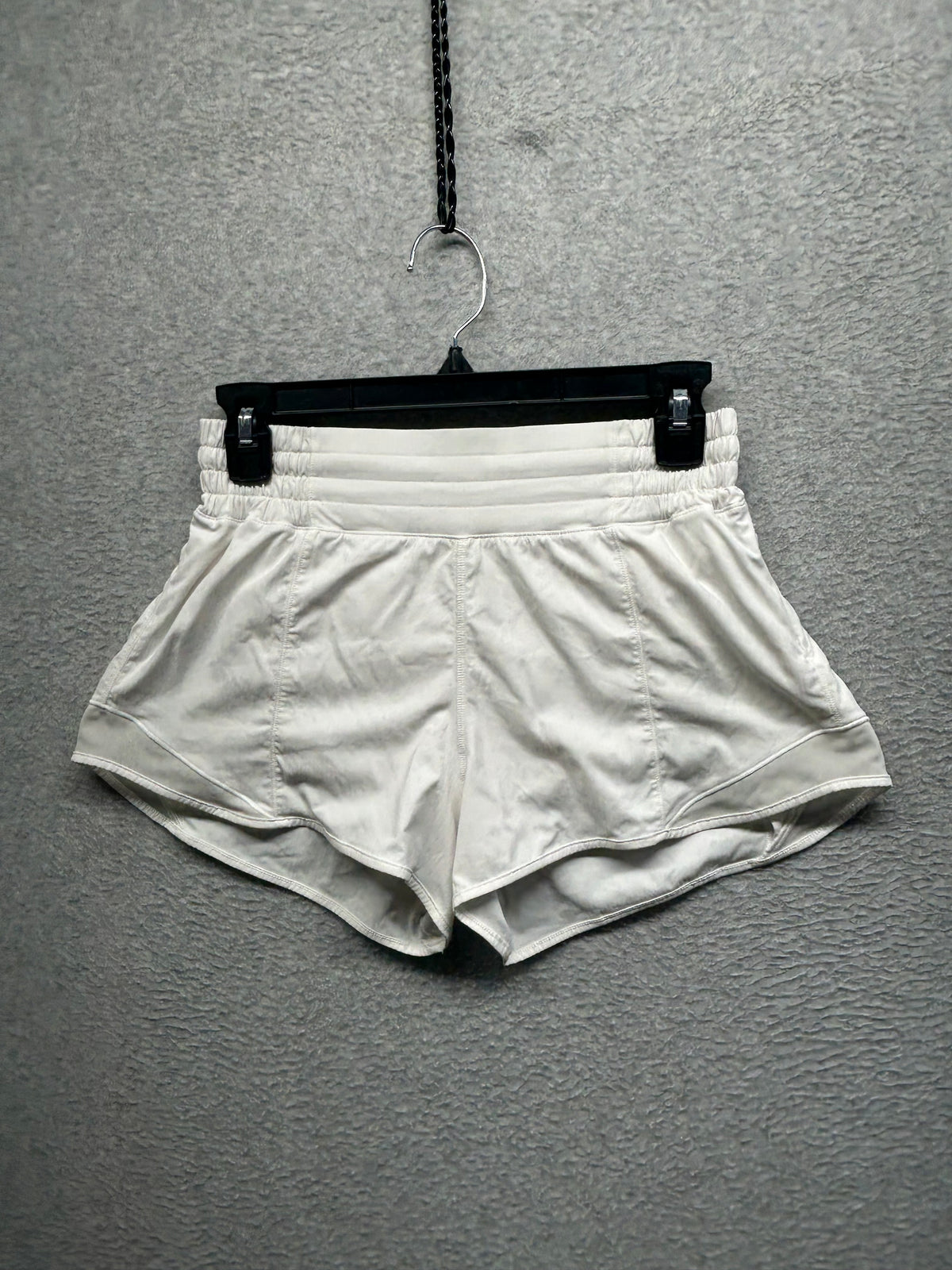 Lululemon Hotty Hot High-Rise Lined Short 2.5" Size 6 White