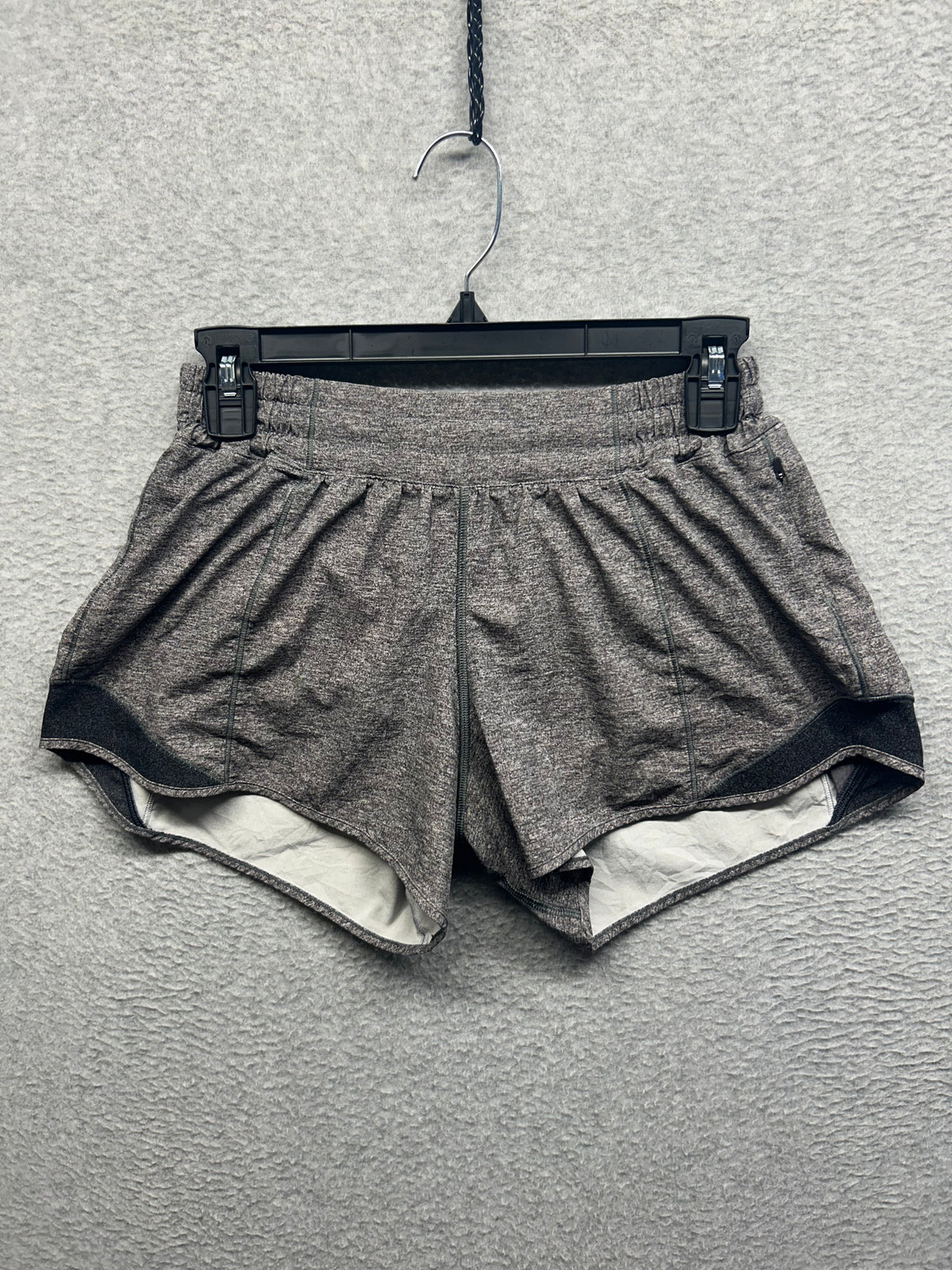 Lululemon Hotty Hot Short II Long 4" Size 6 Heather Lux Multi Black / Heathered Black