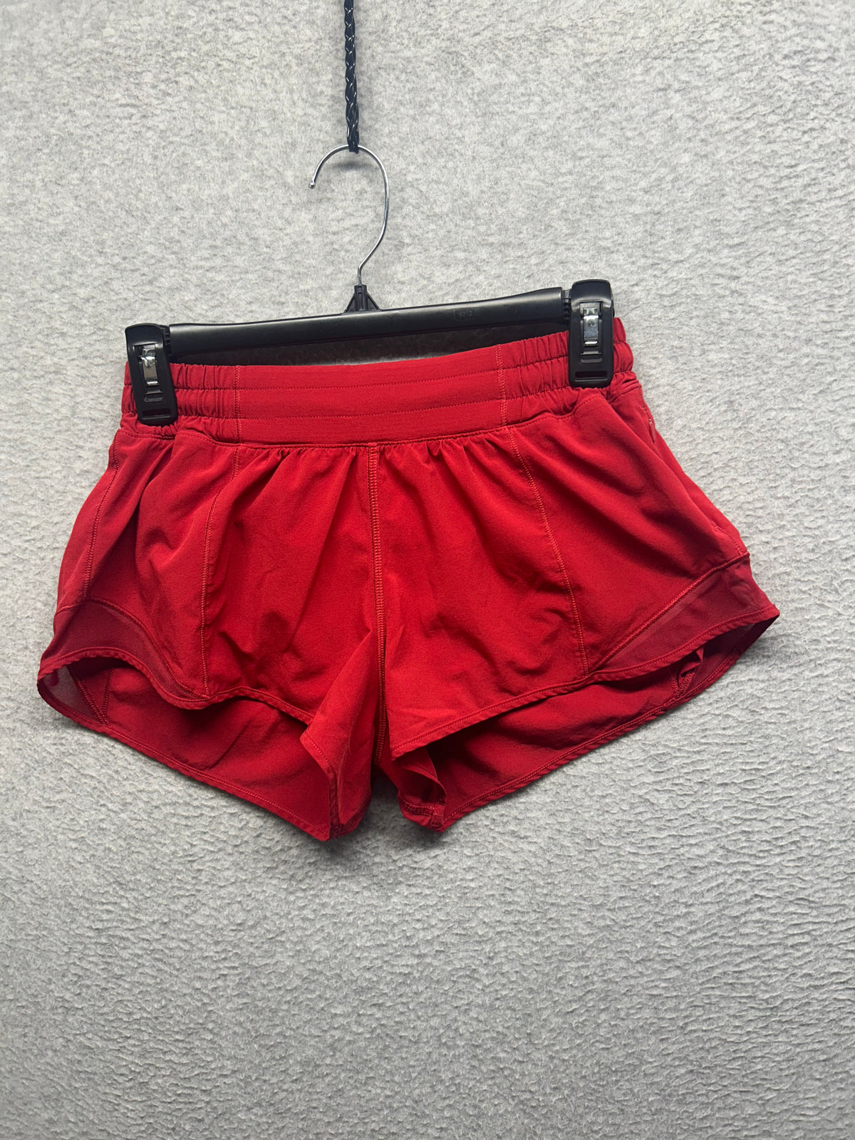 Lululemon Hotty Hot Short II 2.5" Size 6 Dark Red