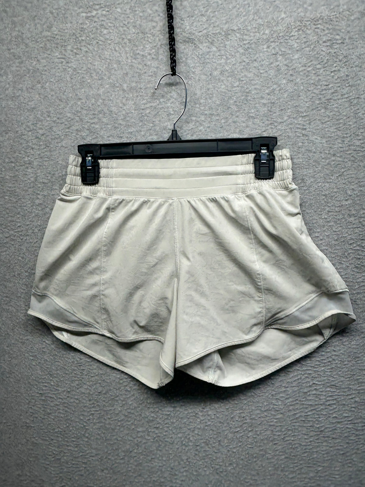 Lululemon Hotty Hot High-Rise Lined Short 4" Size 6 Bone