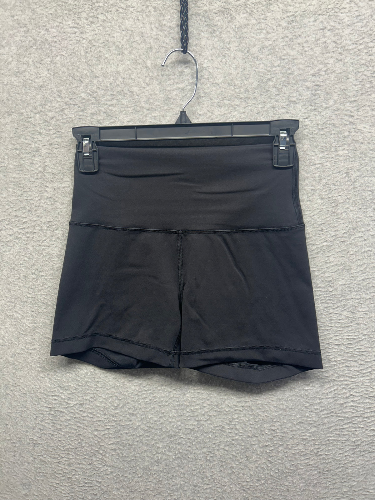 Lululemon Wunder Train High-Rise Short 4" Size 6 Black