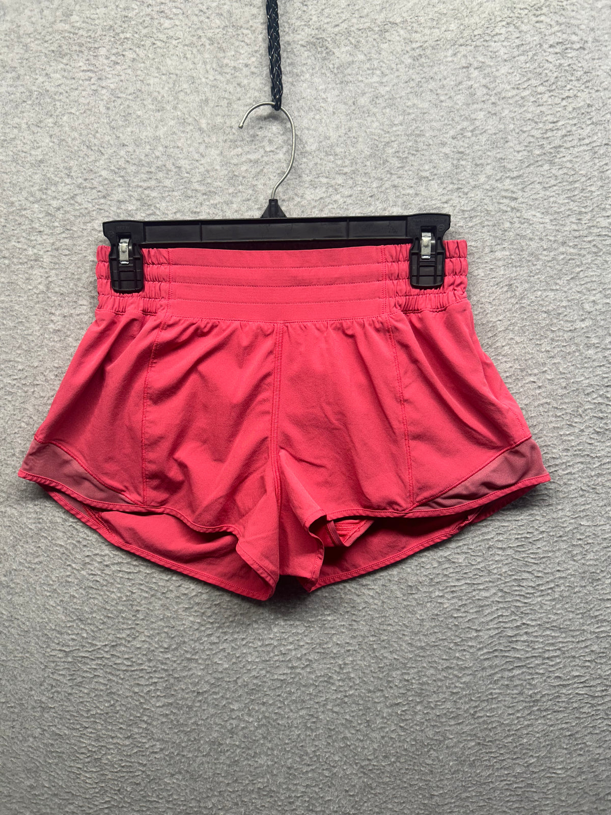 Lululemon Hotty Hot High-Rise Lined Short 2.5" Size 6 Pink