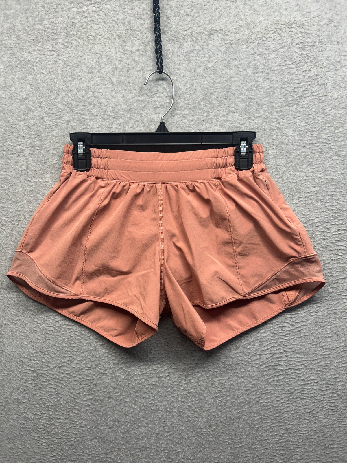 Lululemon Hotty Hot Low-Rise Lined Short 4" Size 6 Pink Savannah