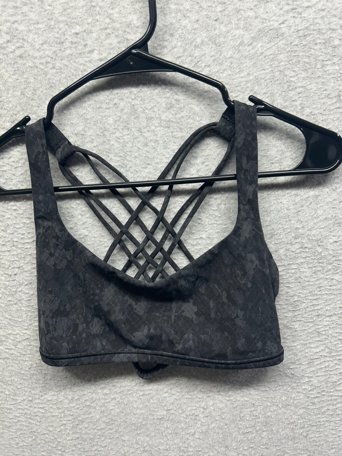 Lululemon Free to Be Bra Size 8 Wild Hideaway Camo Deep Coal Multi
