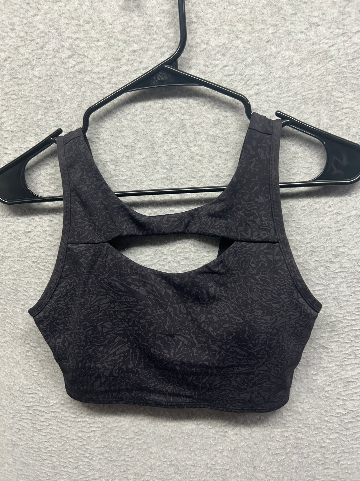 Lululemon Everlux Cut-Out Train Bra Size 6 Crunch Black