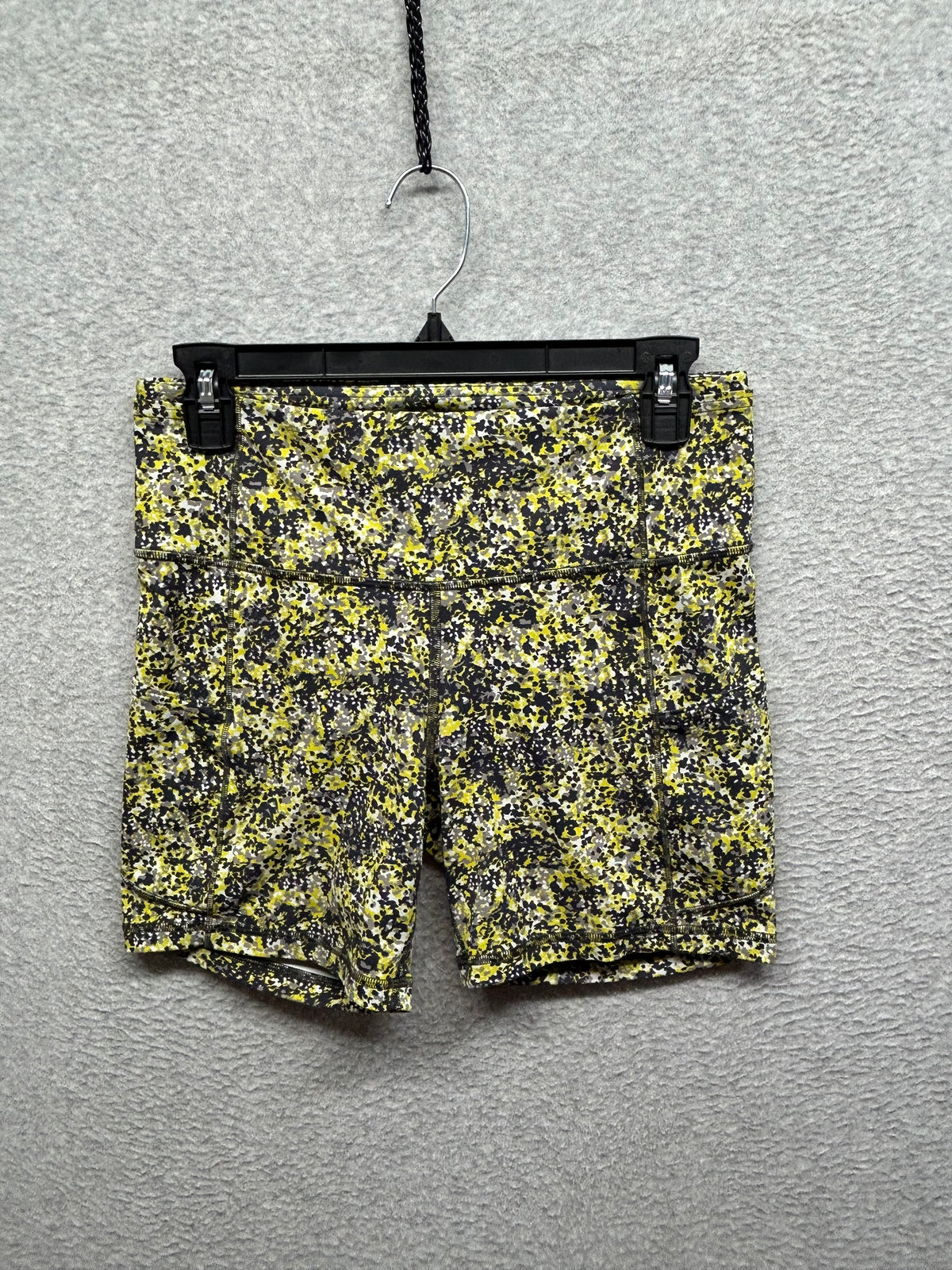 Lululemon Fast and Free Short 6" Size 8 Floral Yellow