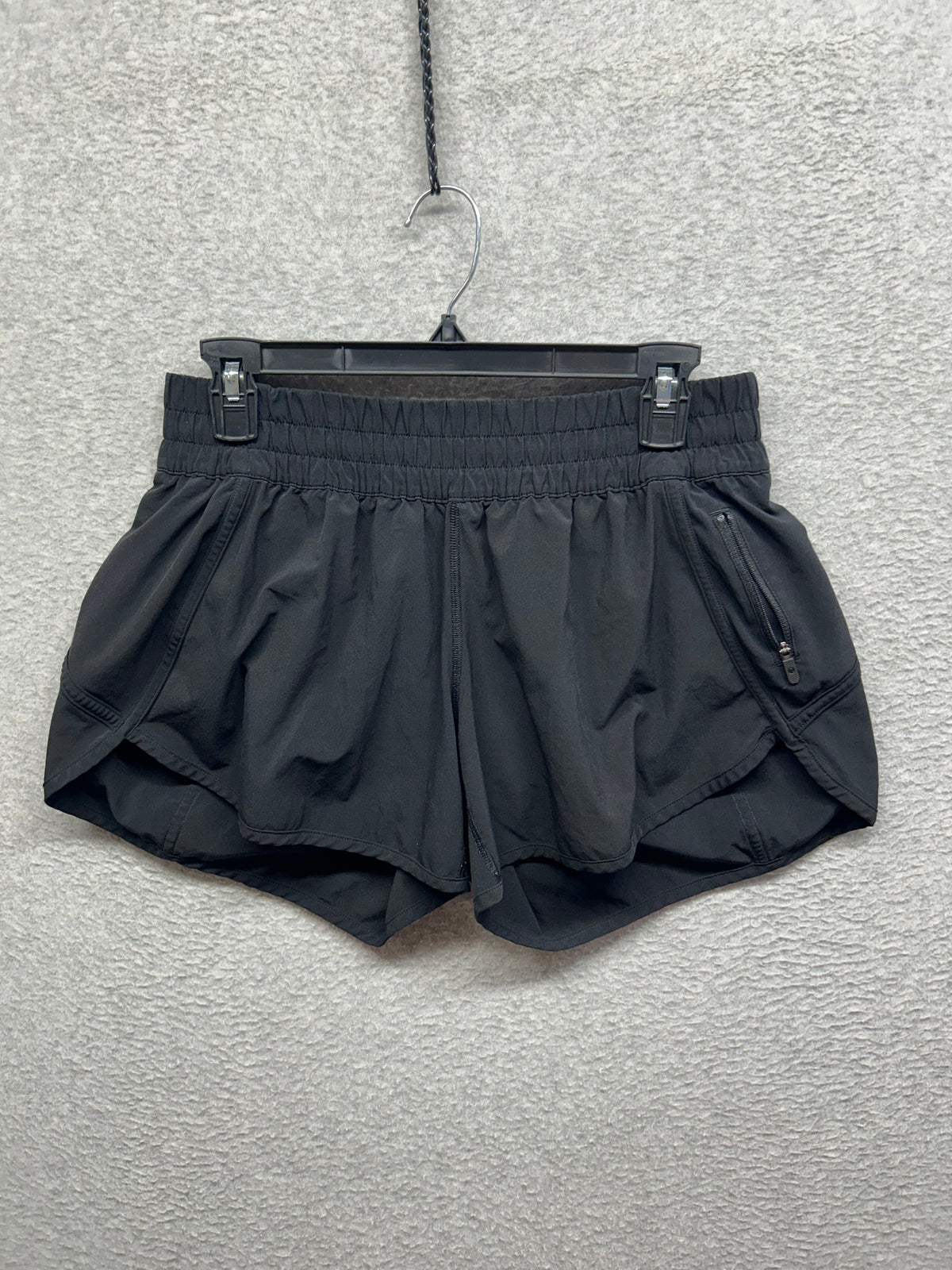 Lululemon Tracker Short V 4" Size 10 Black