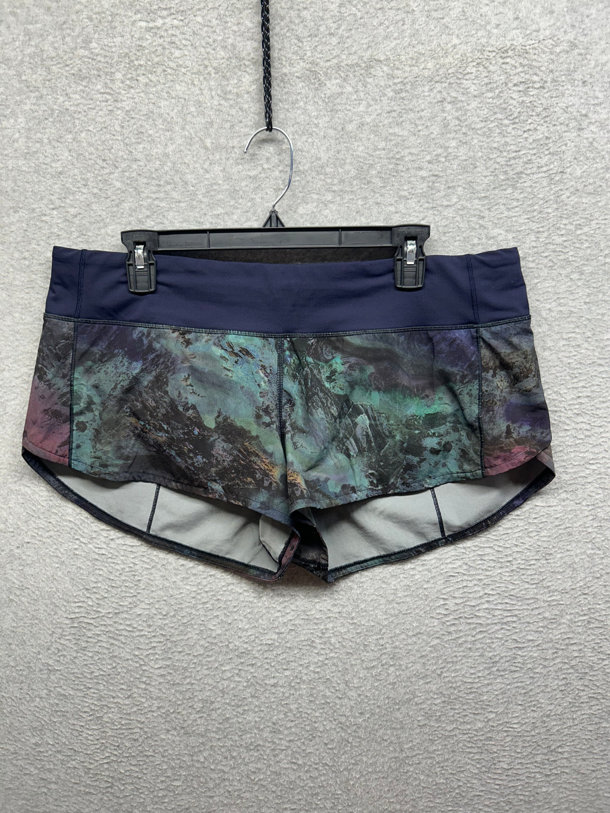 Lululemon Speed Up Short 2.5" Size 12 Radiant Multi / Midnight Navy