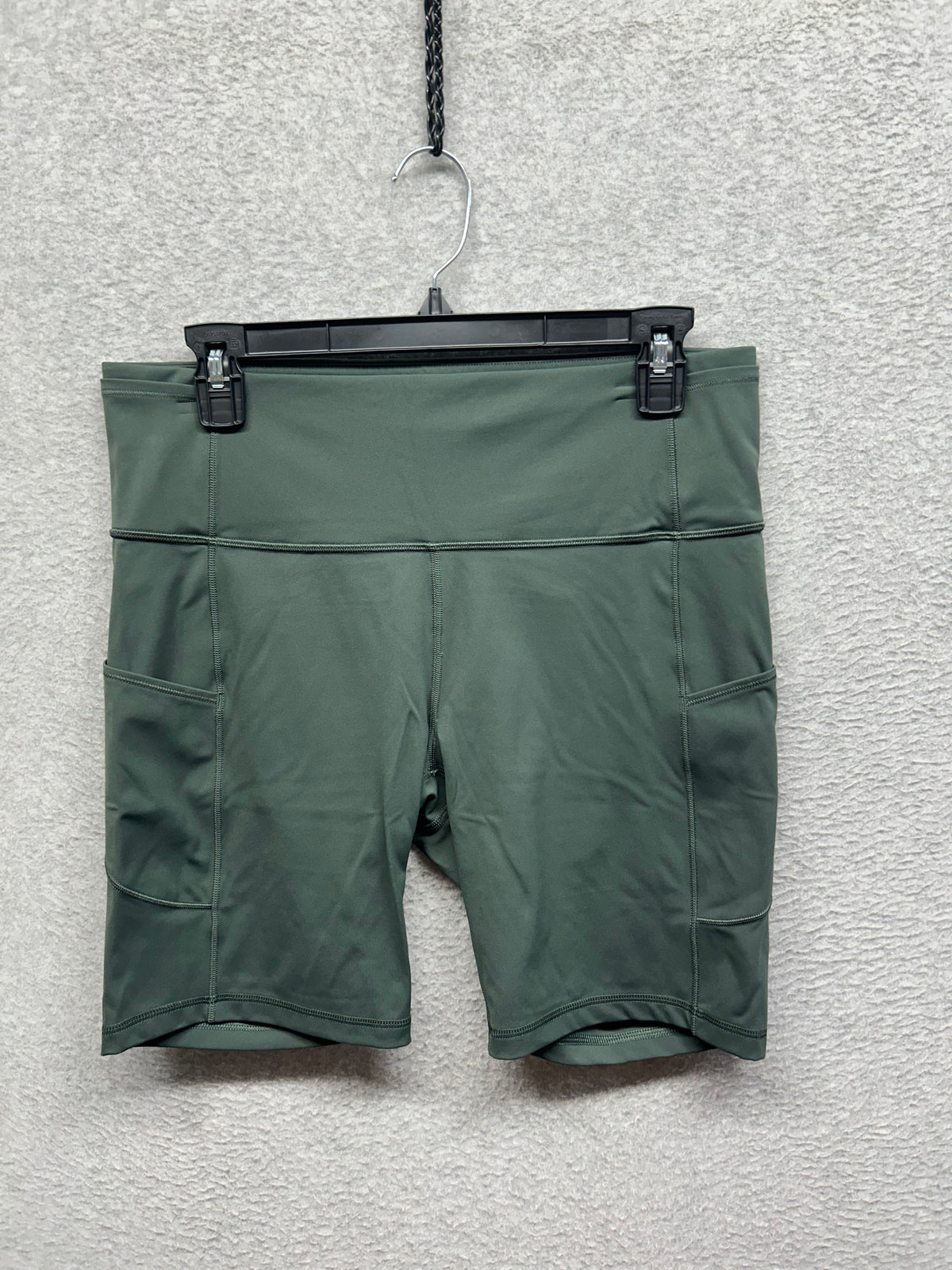 Lululemon Fast and Free High Rise Short 8" Size 12 Dark Olive