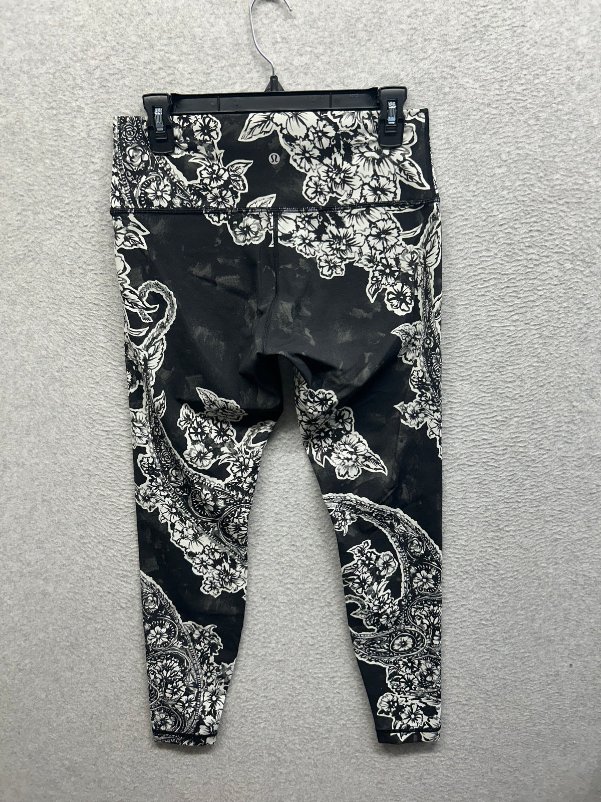 Lululemon Wunder Under High-Rise Tight Engineered Full-On Luxtreme 28" Size 10 Painted Paisley Wunder Under Silver Ice Black