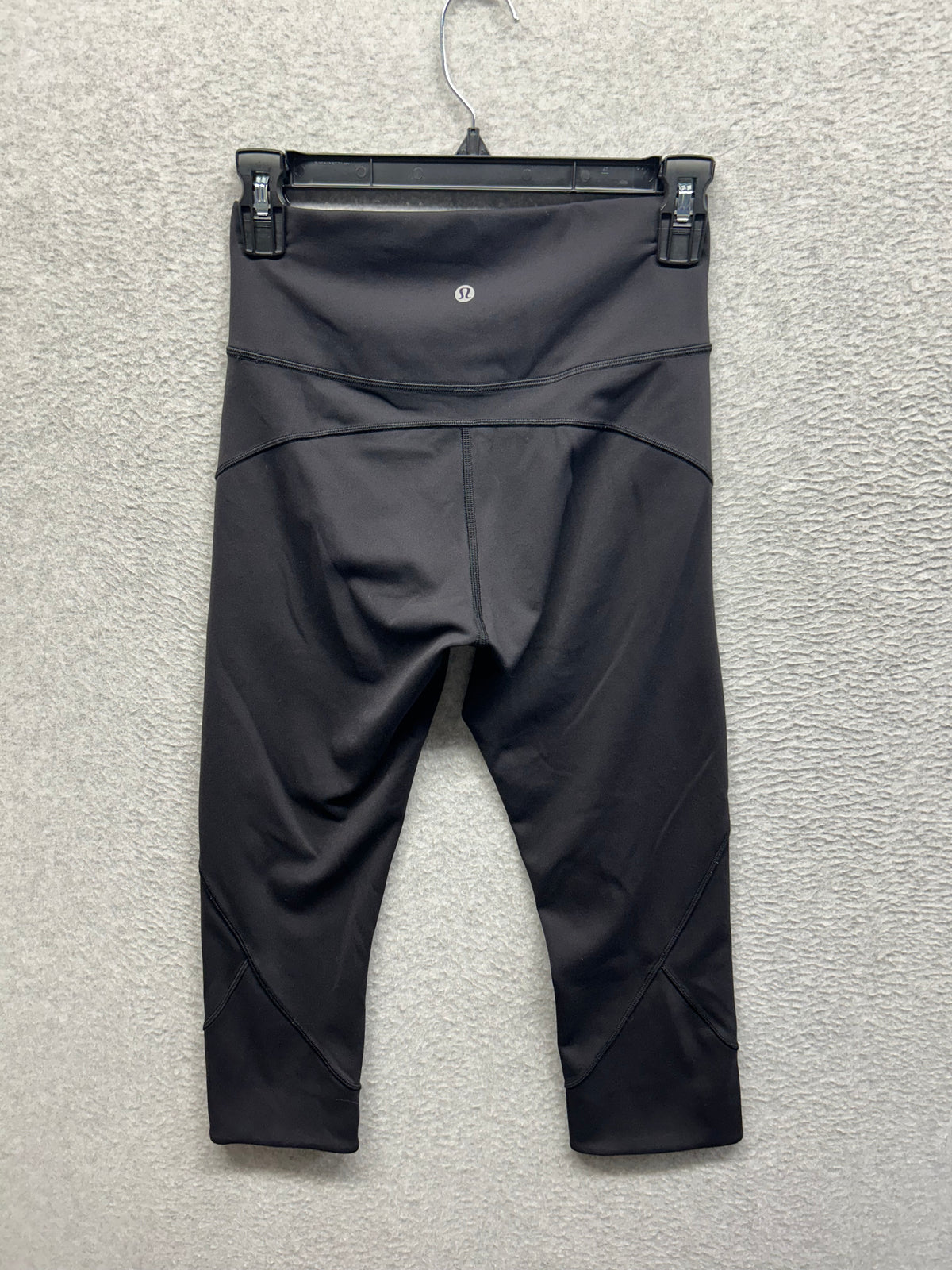 Lululemon In Movement Crop Everlux 19" Size 6 Black (First Release)