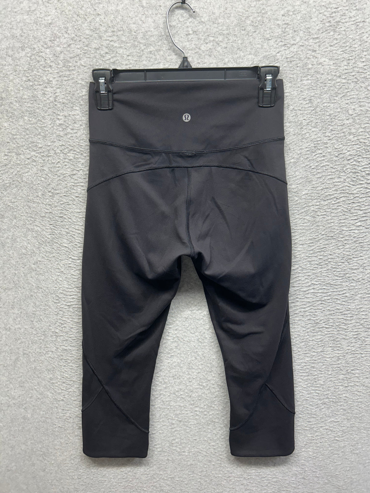 Lululemon In Movement Crop Everlux 19" Size 6 Black (First Release)