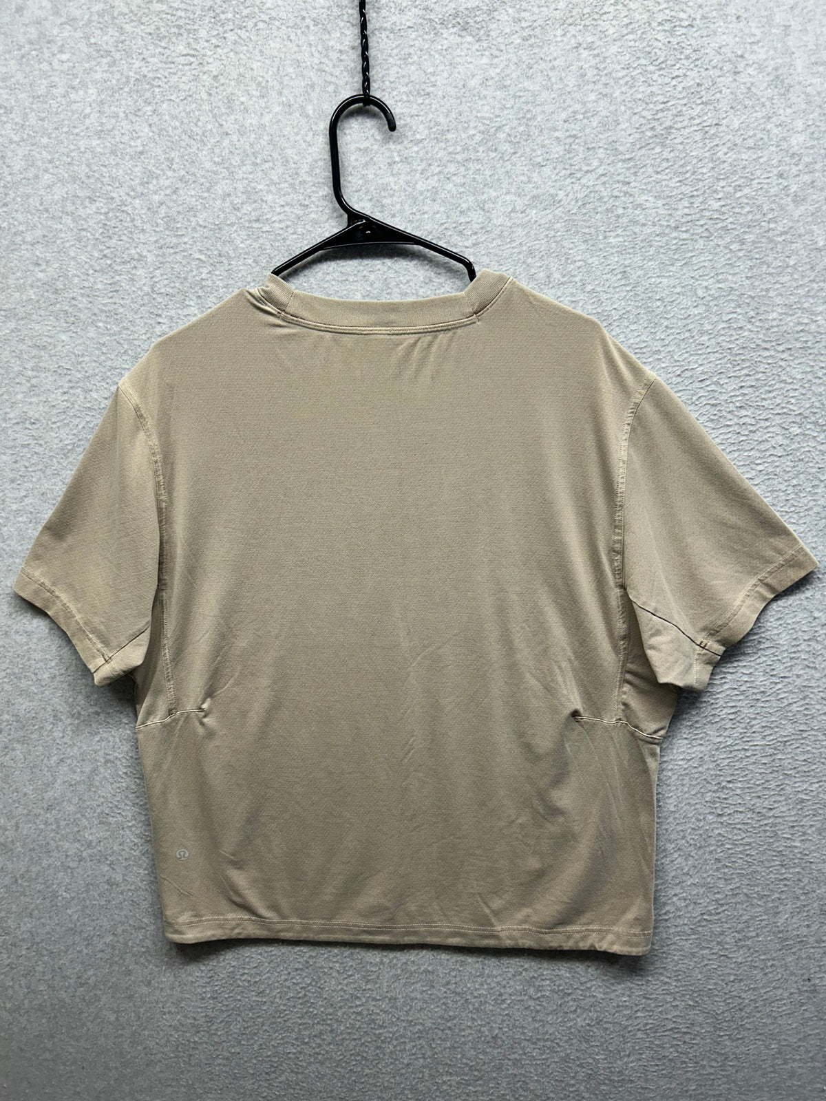Lululemon EasySet Training Short-Sleeve Shirt Size Small Dilute Wash Sand
