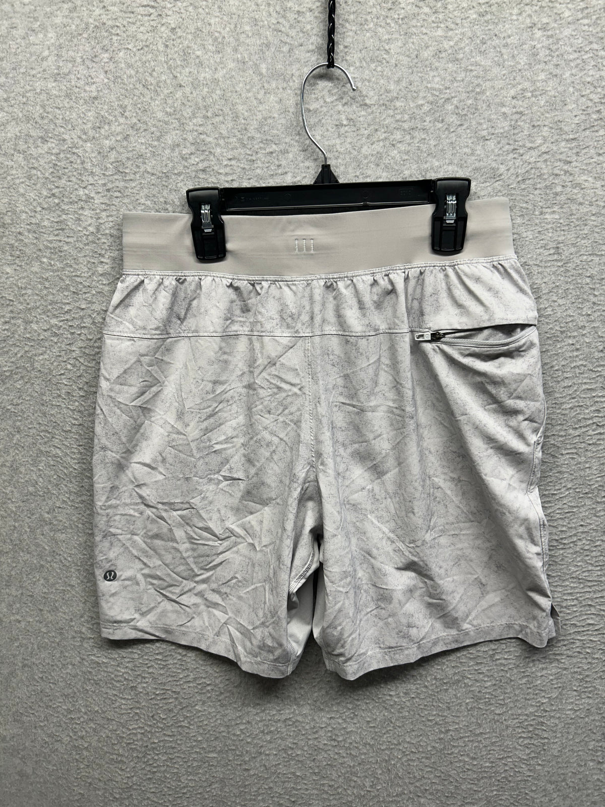 Lululemon T.H.E. Short Linerless 7" Size S Gravel Dust Alpine White Multi