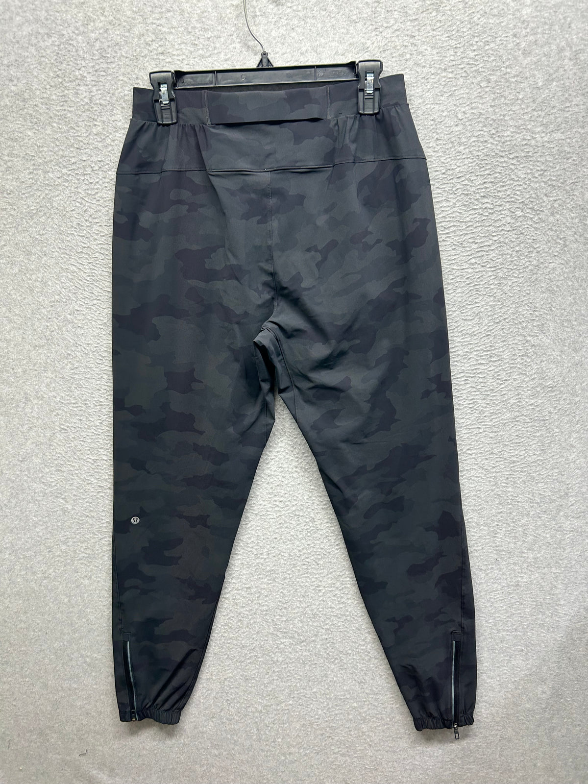 Lululemon Surge Jogger Tall 31" Size M Heritage 365 Camo Black Multi