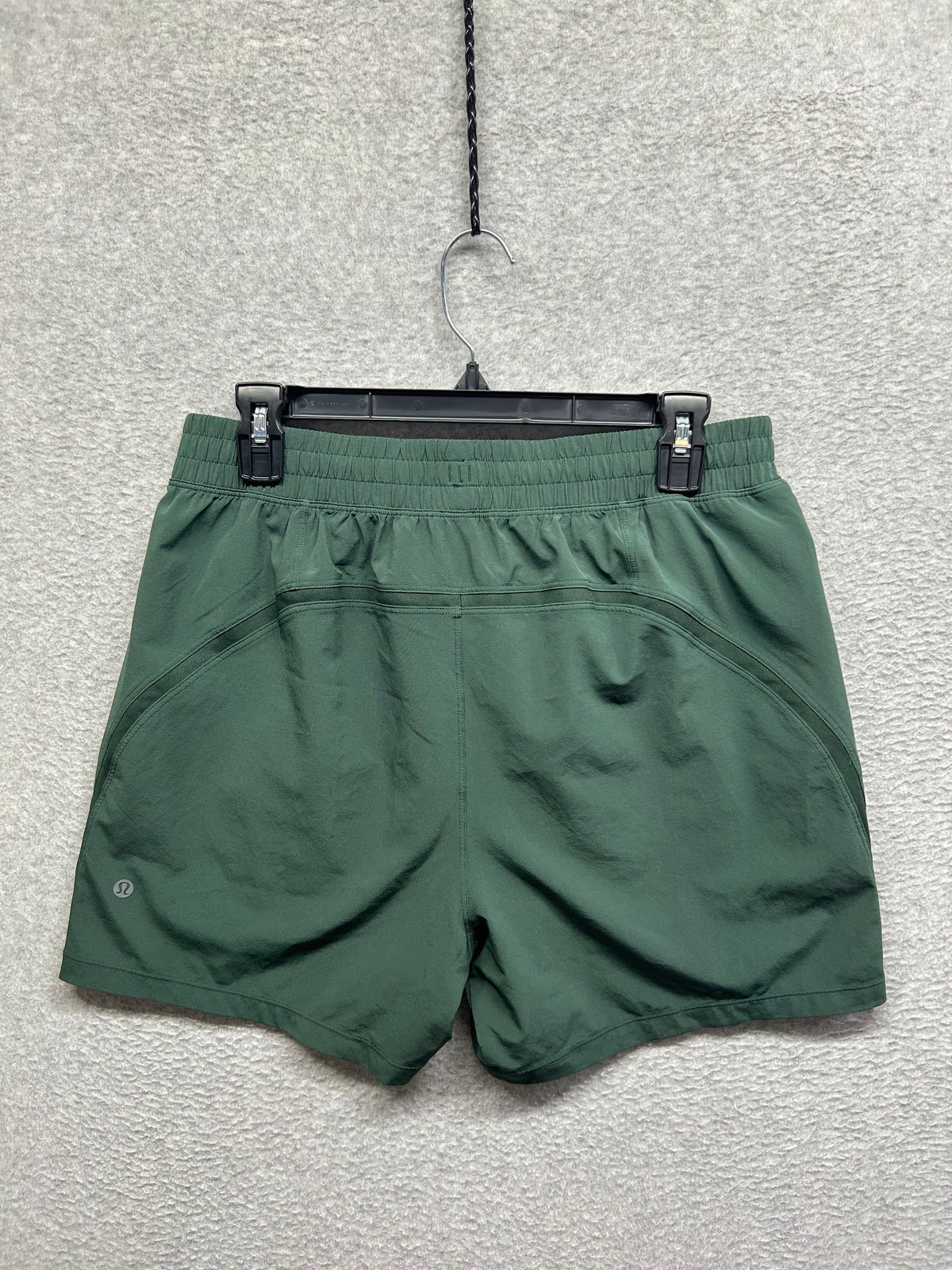Lululemon Pace Breaker Linerless 5" Short Size Large Forrest Green