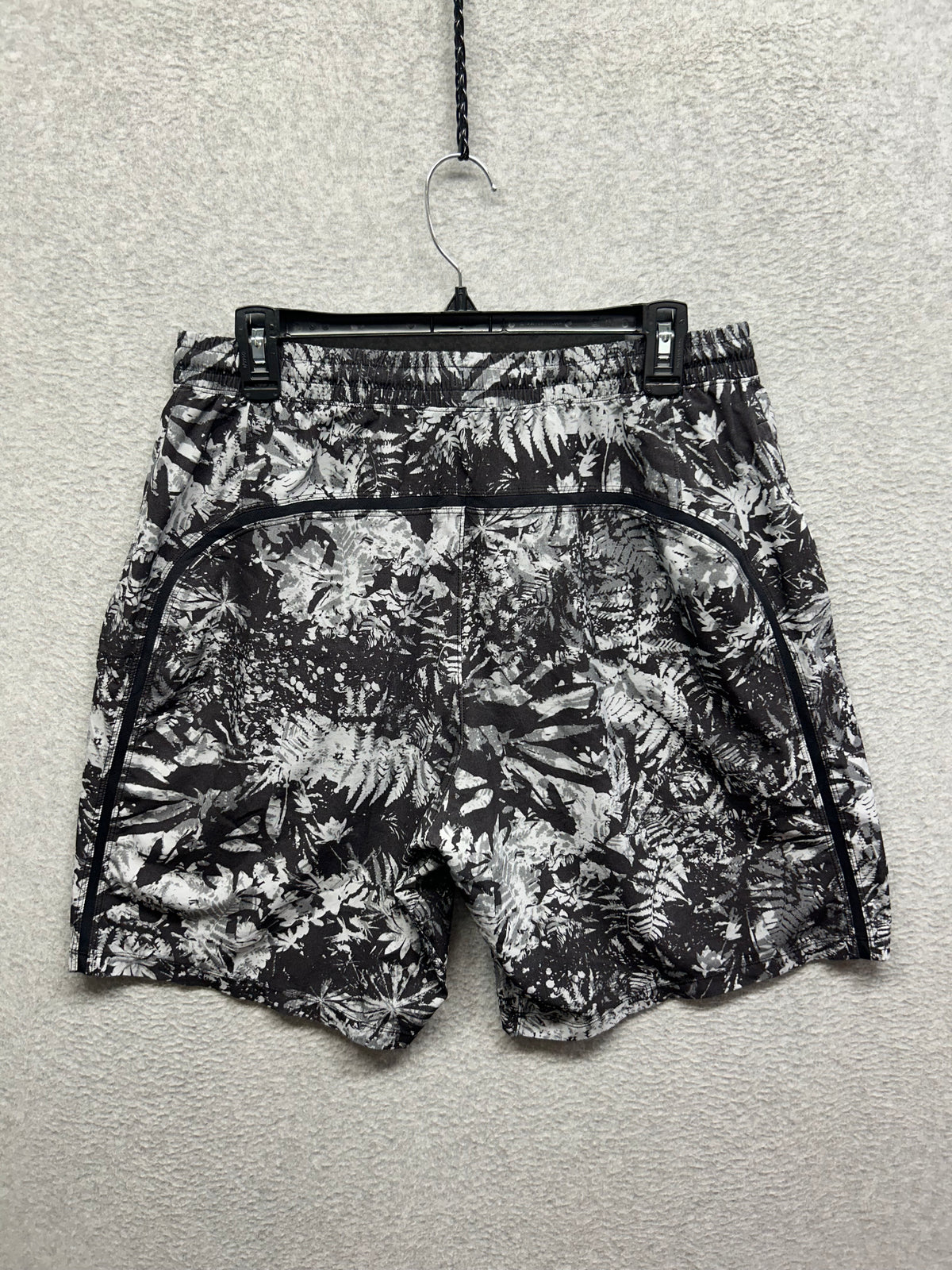 Lululemon Pace Breaker Short Linerless 9" Updated Size XL Canopy Ice Grey Black