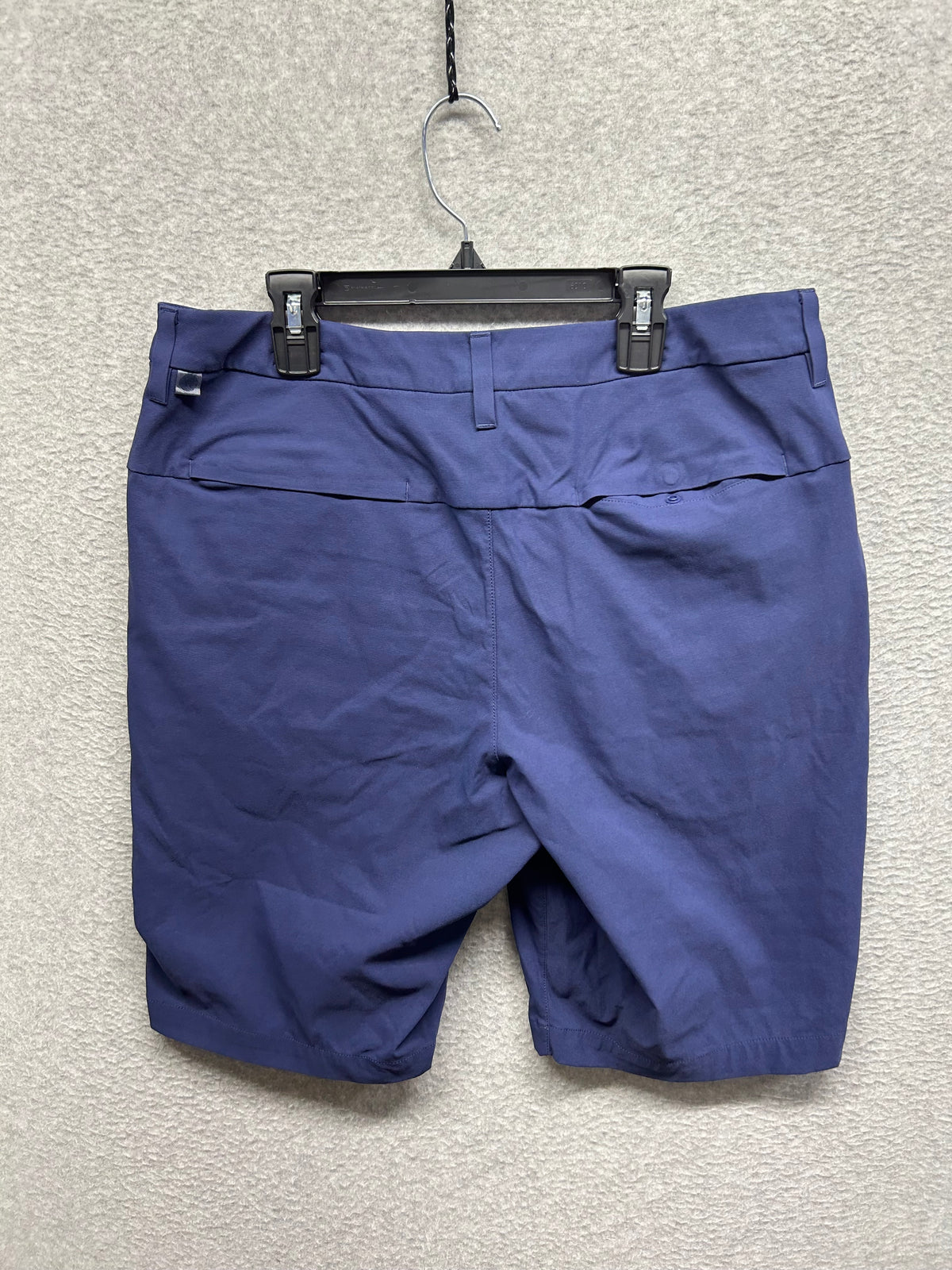 Lululemon Commission Golf Short 10" Size 32 Water Drop