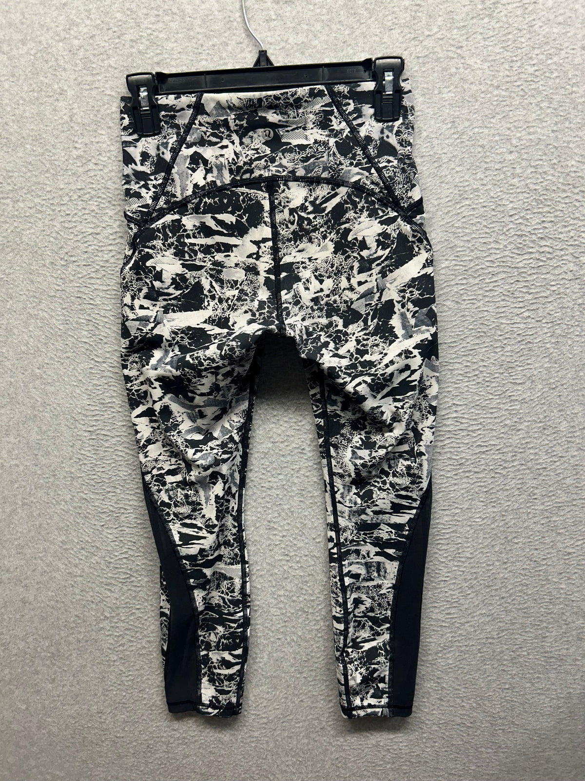 Lululemon Train Times 7/8 Pant (25" ) Size 6 Interlaced Starlight Black / Black