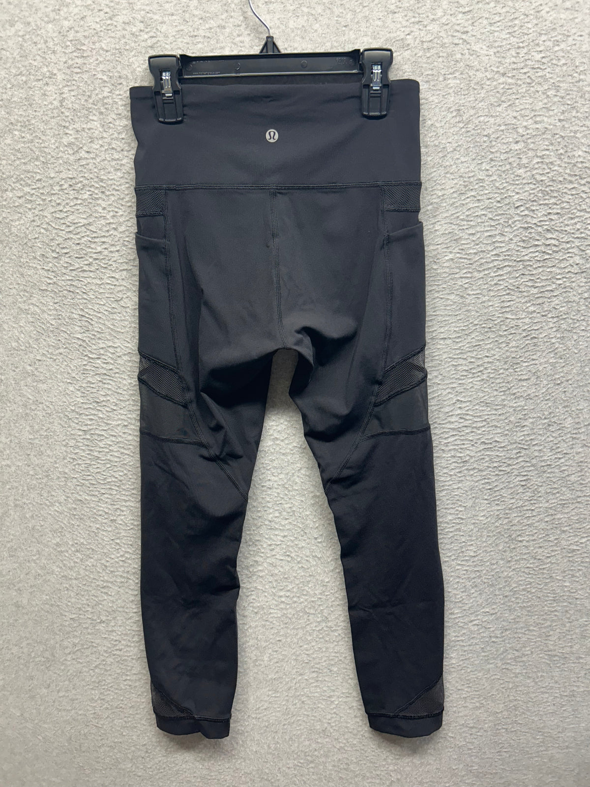 Lululemon Mesh In Motion Crop 23" Size 4 Black
