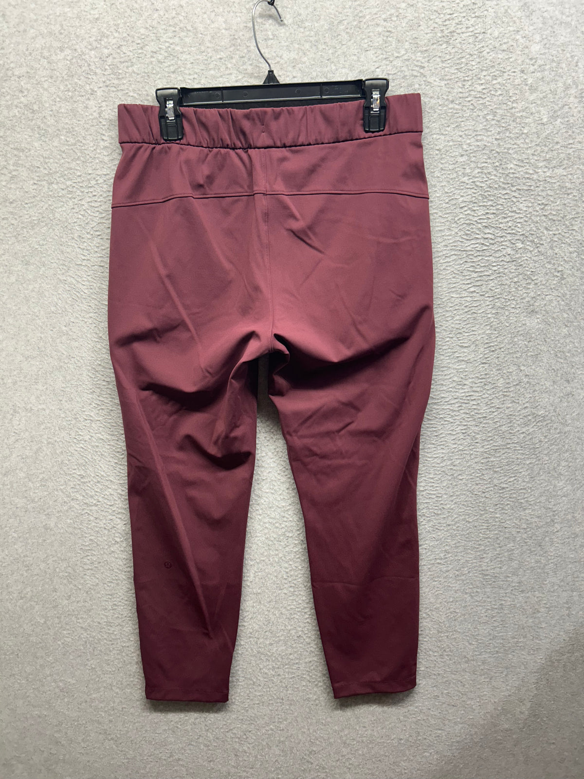 Lululemon On The Fly Pant 28" Size 8 Redwood