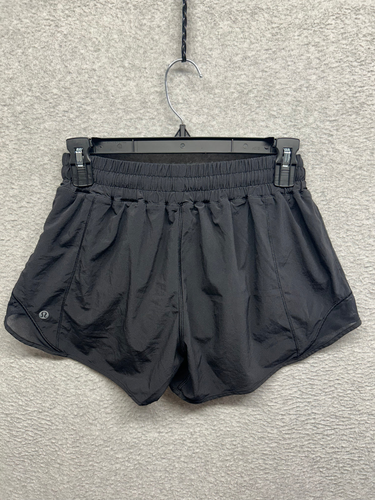 Lululemon Hotty Hot Short II Long 4" Size 6 Black