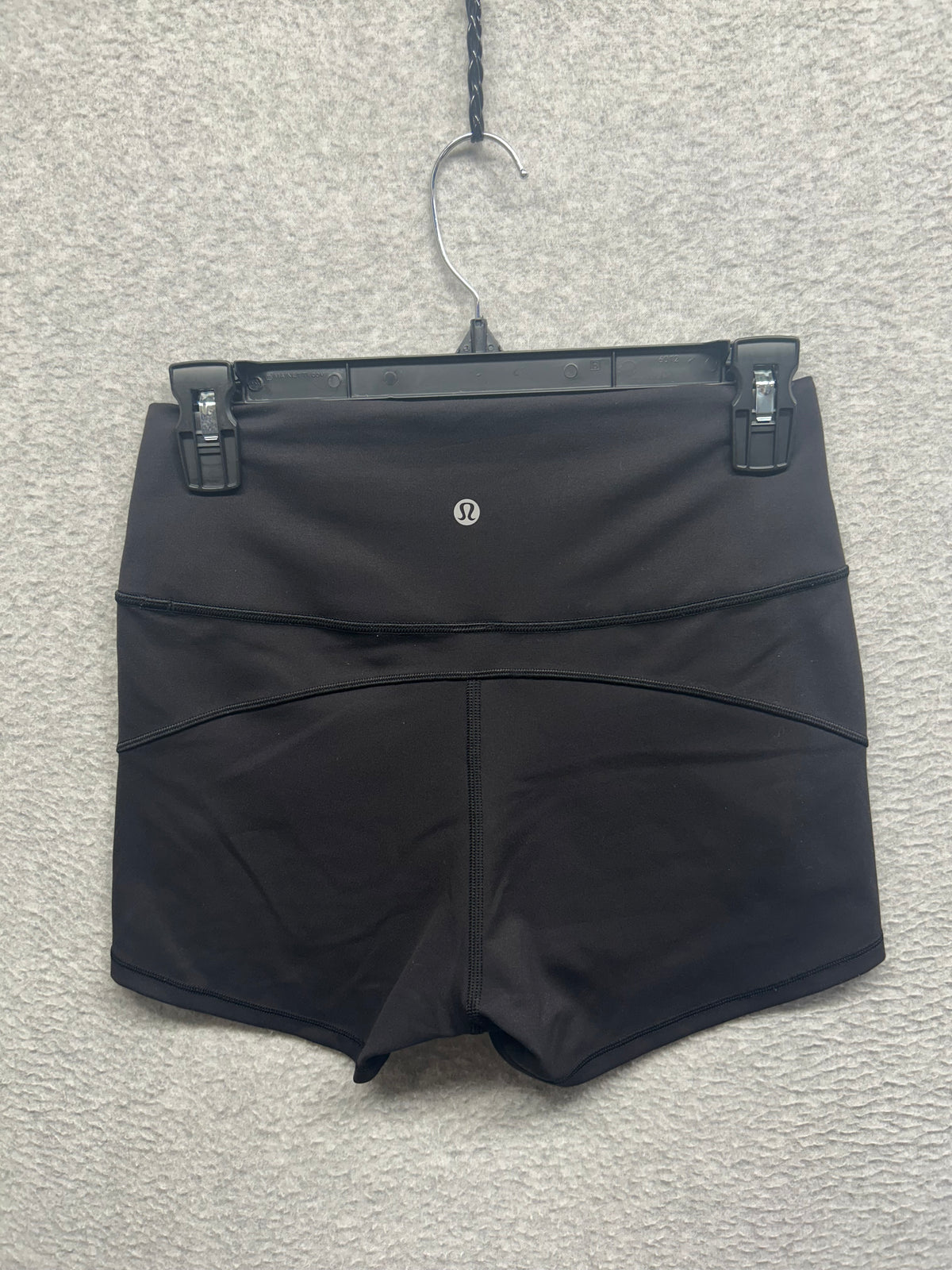 Lululemon In Movement Short Everlux 2.5" Size 8 Black (First Release)