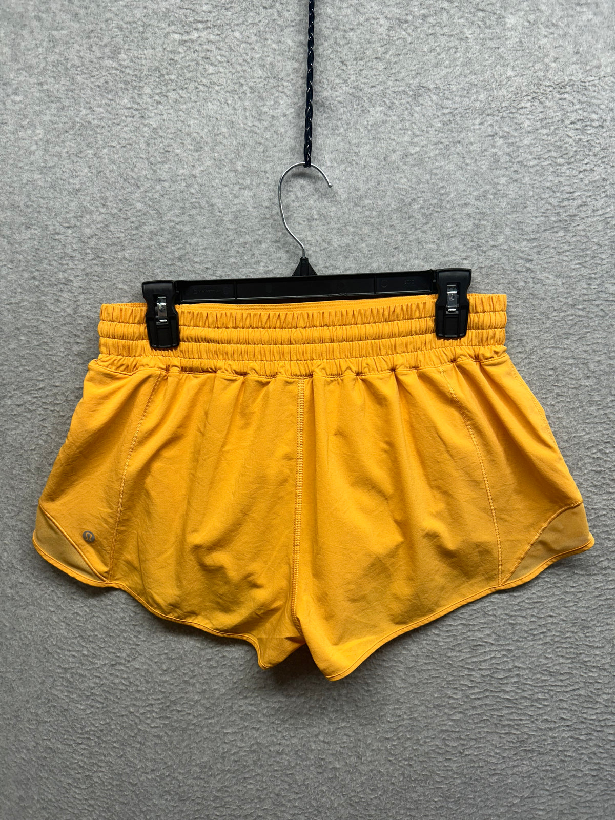 Lululemon Hotty Hot High-Rise Lined Short 2.5" Size 10 Mango Dream