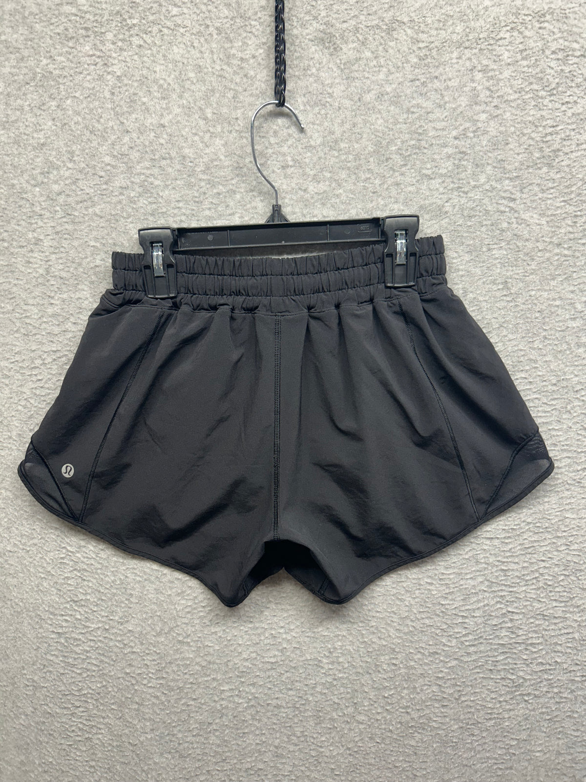 Lululemon Hotty Hot Short II Long 4" Size 4 Black
