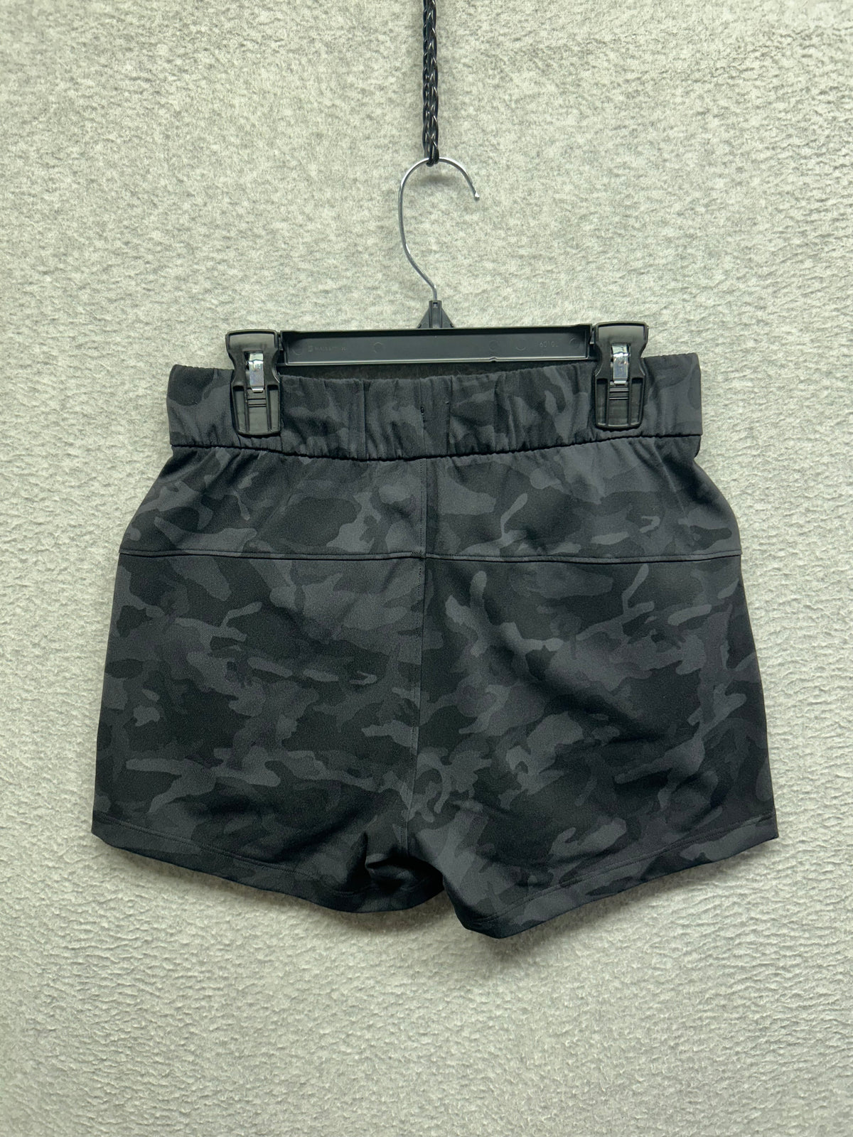 Lululemon On the Fly Short 2.5" Size 2 Incognito Camo Multi Grey