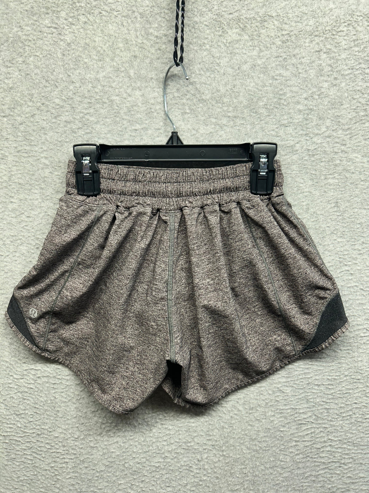 Lululemon Hotty Hot Short II Long 4" Size 2 Heather Lux Multi Black / Heathered Black