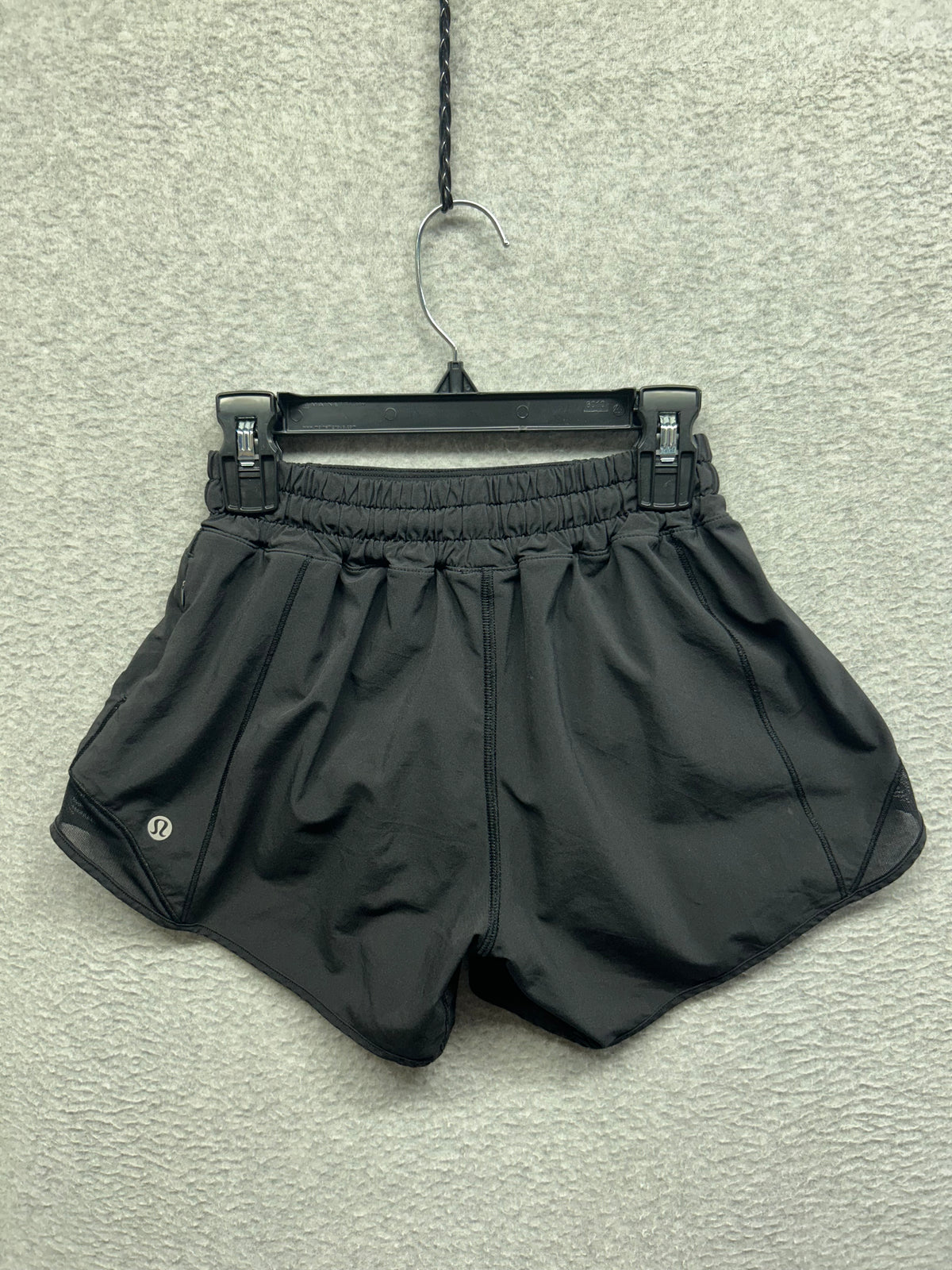 Lululemon Hotty Hot Short II Long 4" Size 2 Black