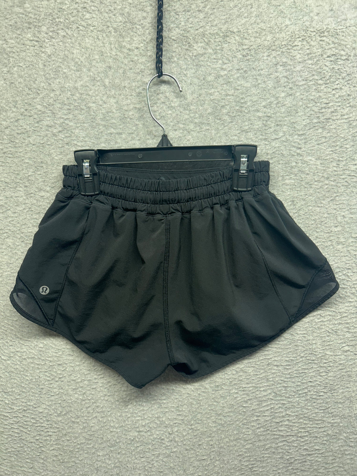 Lululemon Hotty Hot Short II 2.5" Size 4 Black