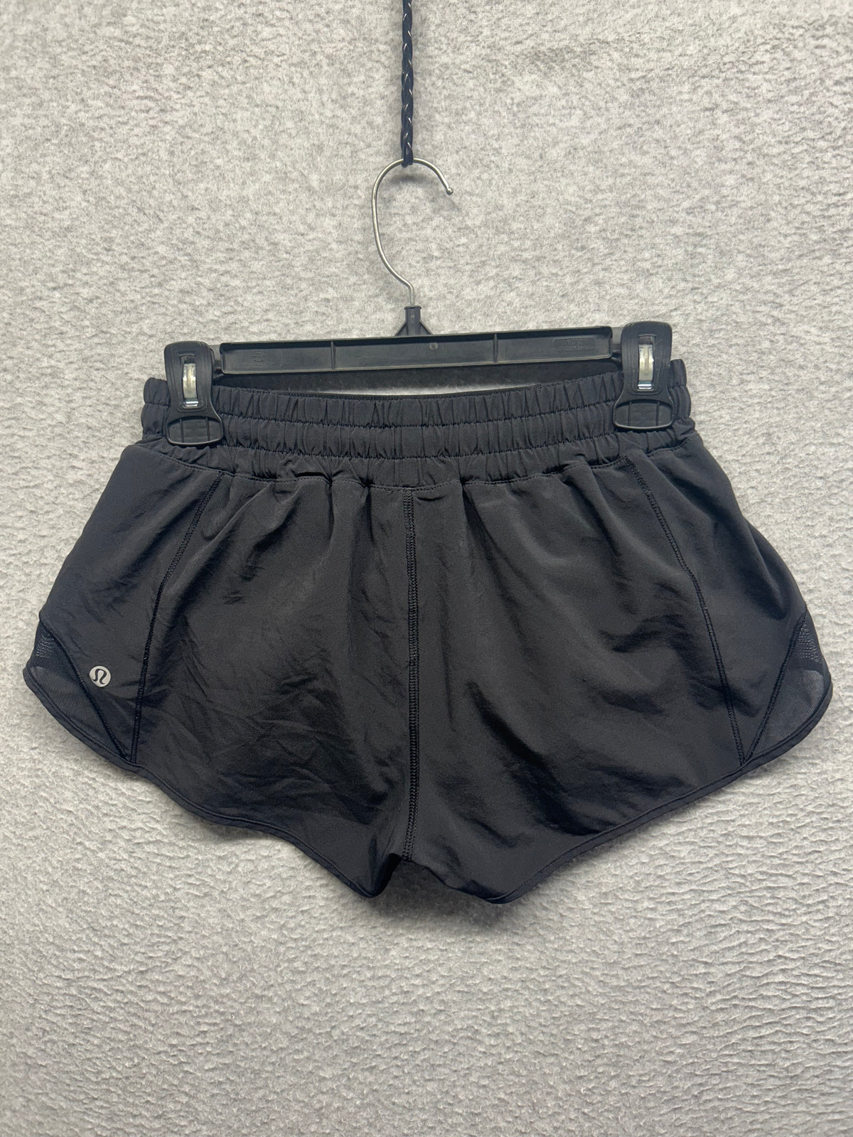 Lululemon Hotty Hot Short II 2.5" Size 6 Black