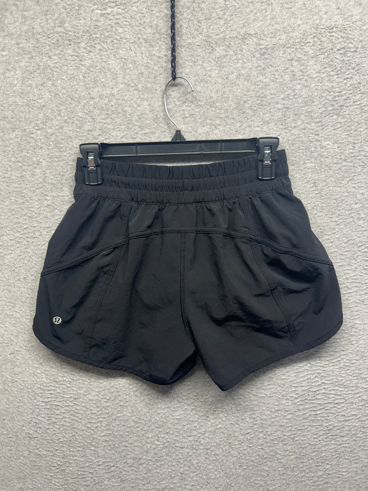 Lululemon Tracker Short V 4" Size 6 Black
