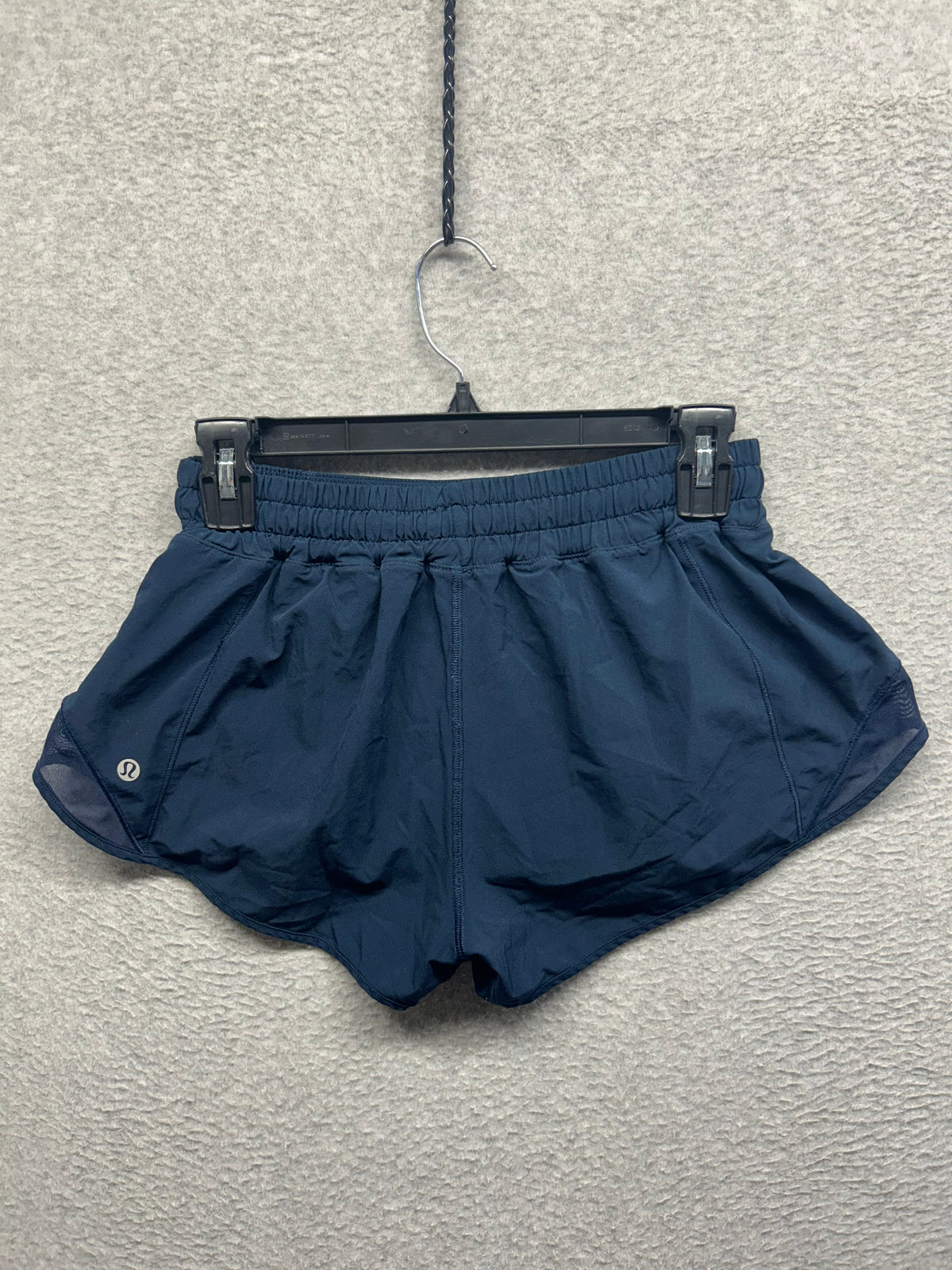 Lululemon Hotty Hot Low-Rise Lined Short 2.5" Size 6 True Navy