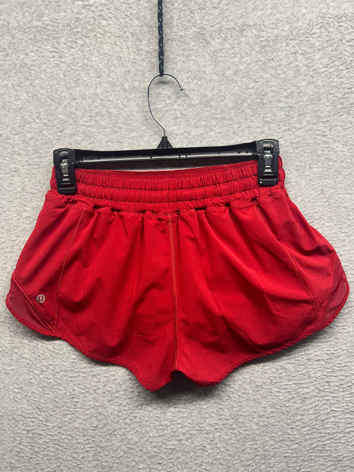 Lululemon Hotty Hot Short II 2.5" Size 6 Dark Red