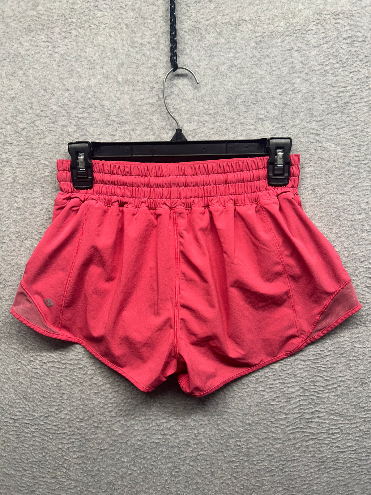 Lululemon Hotty Hot High-Rise Lined Short 2.5" Size 6 Pink