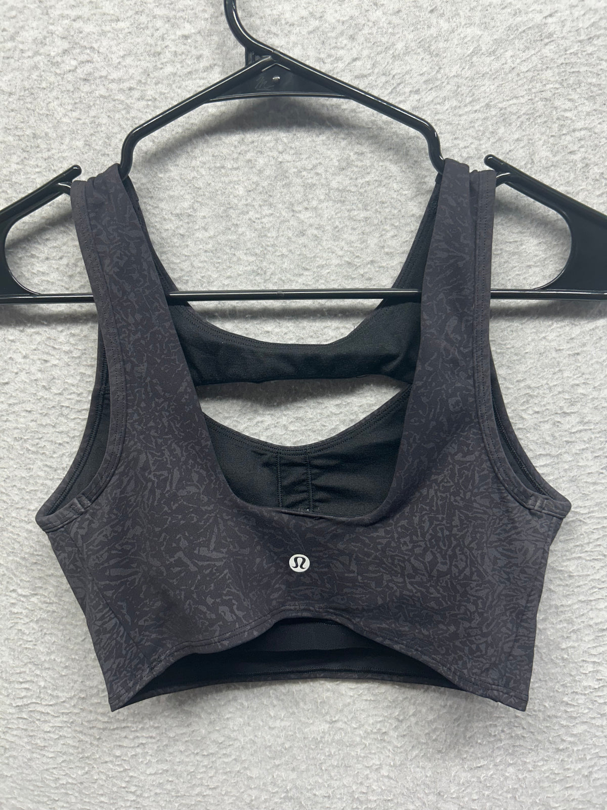 Lululemon Everlux Cut-Out Train Bra Size 6 Crunch Black