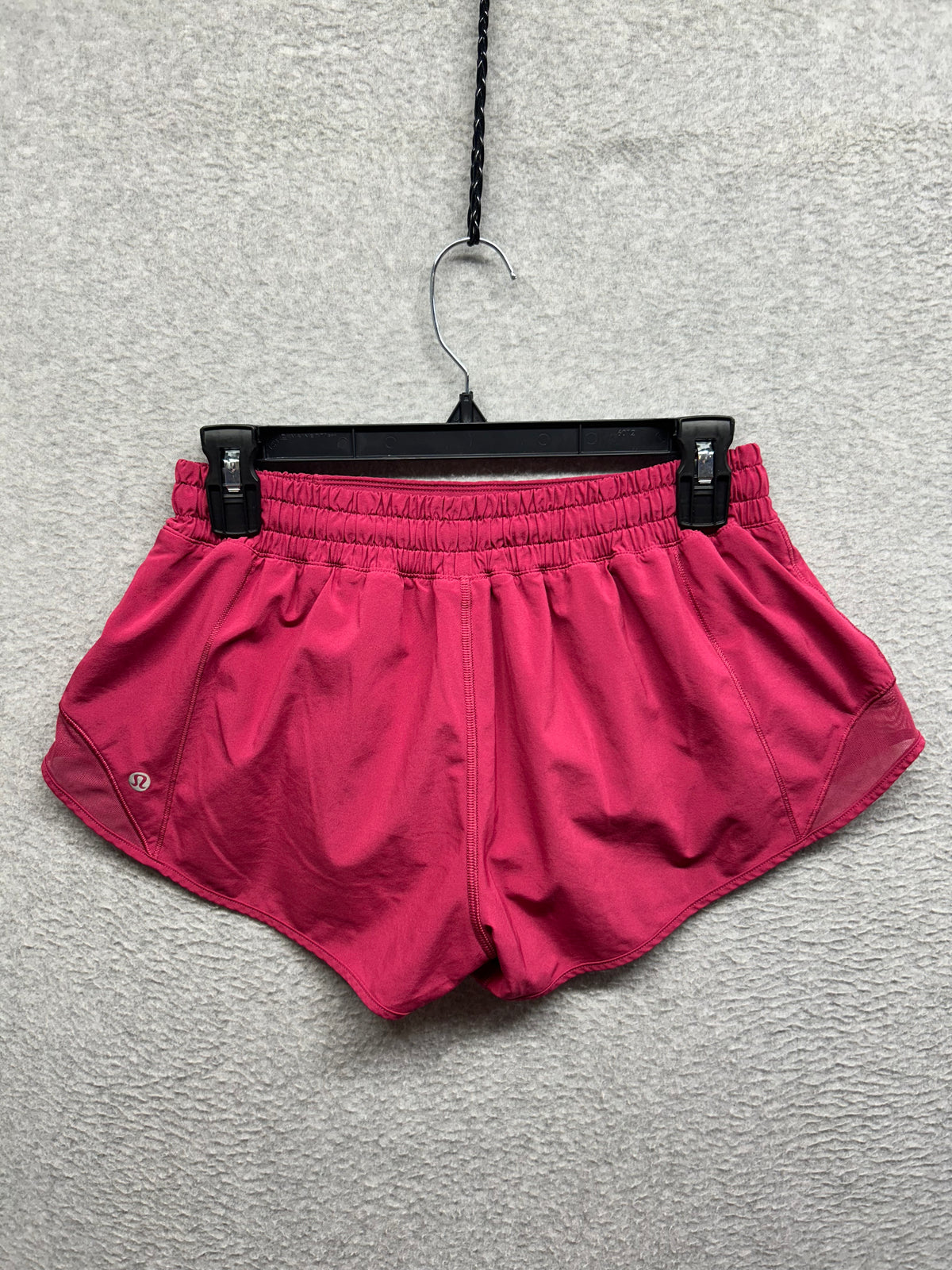 Lululemon Hotty Hot Short II 2.5" Size 8 Violet Red