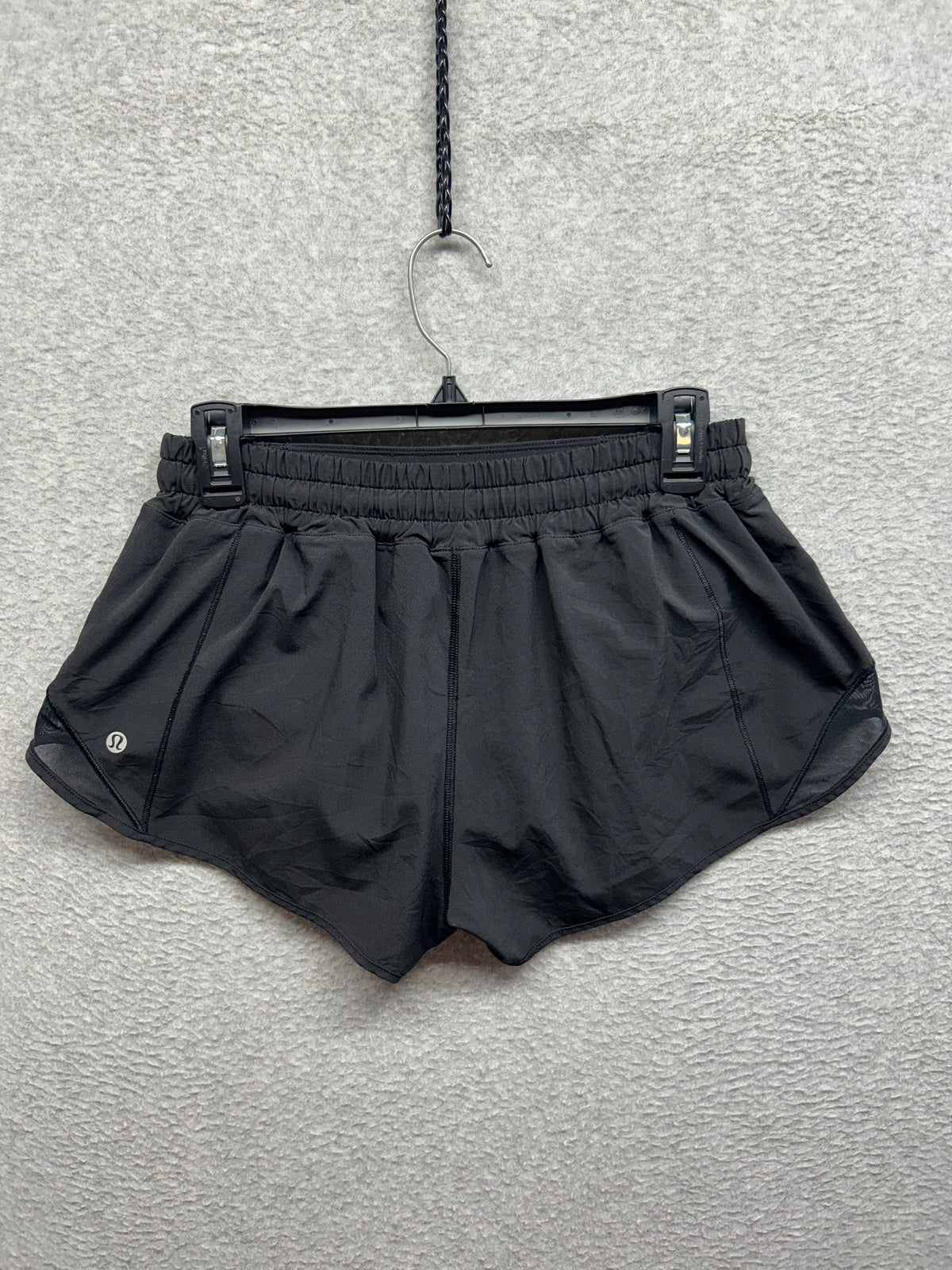 Lululemon Hotty Hot Short II 2.5" Size 8 Black