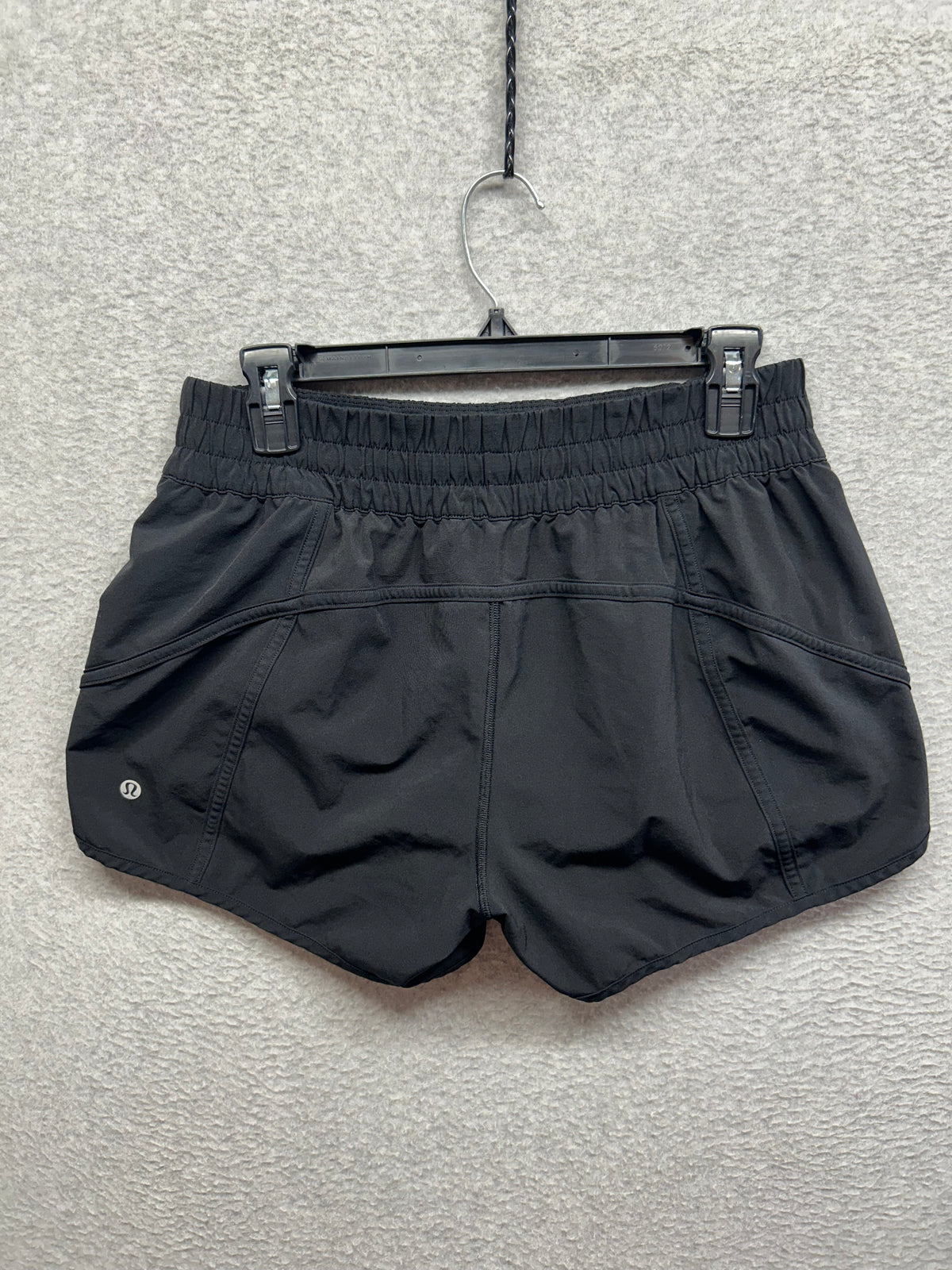 Lululemon Tracker Short V 4" Size 10 Black